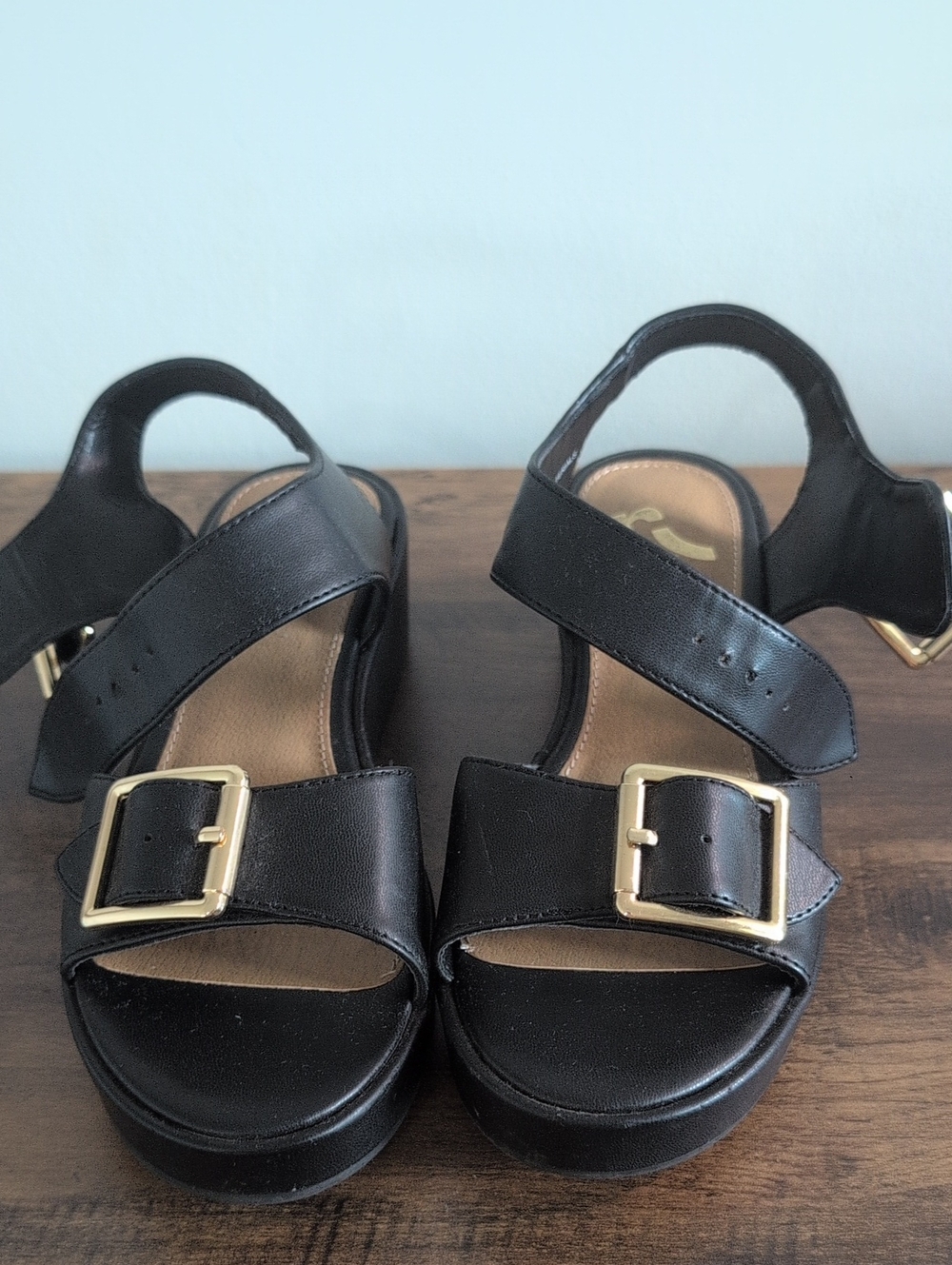 like new Report platform sandals